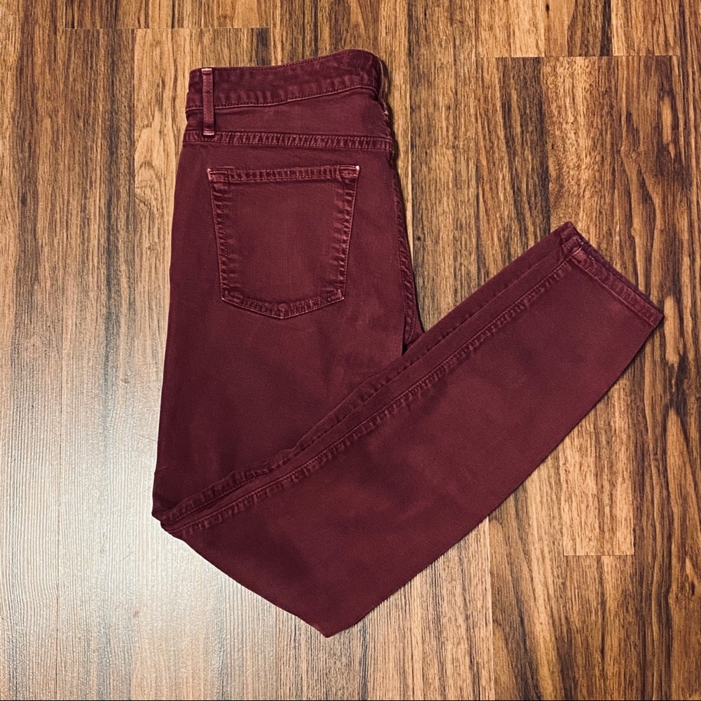 RICH & SKINNY Slim Leg  maroon Jeans size 28